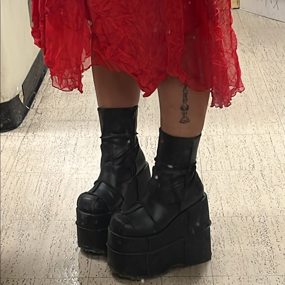 meet spookyvicky - Picture 2 of 3